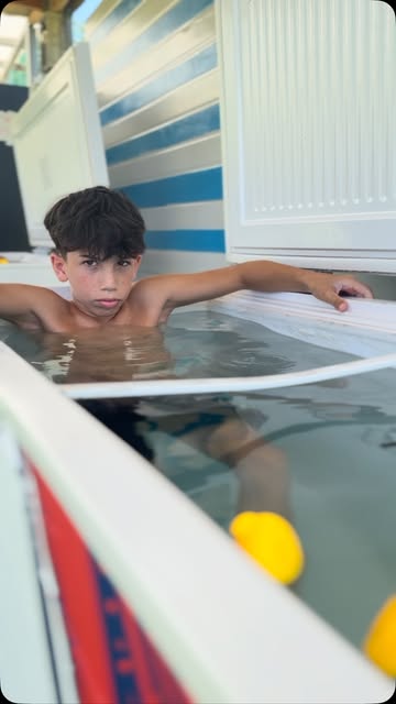 רגע של ריכוז באמבטיית הקרח במתחם Ice Ninja